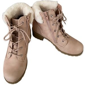 Dolce Vita children's Boots Size 3, light pink